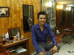 'Múa' kéo, tông-đơ thu nhập 50 triệu đồng/tháng