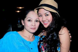 Chuyện của người phía sau Hồ Quỳnh Hương, Văn Mai Hương