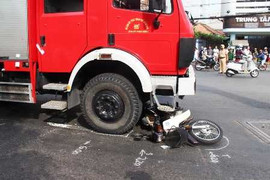 'Giỡn mặt' xe cứu hỏa, một người tử nạn