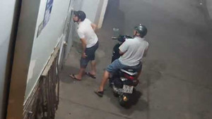 Clip trộm dùng vam bẻ khoá nhà chỉ mất 5 giây