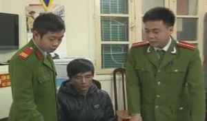 Lái xe, phụ xe, hành khách tàng trữ vũ khí 'nóng'