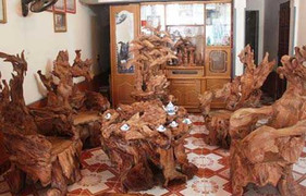 Bộ bàn ghế hình rồng giá bạc tỷ tại Tuyên Quang