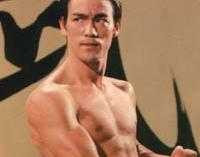 Video: Lý Tiểu Long biểu diễn Vịnh Xuân Quyền