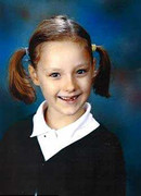 Ngã nhẹ trên sân trường, nữ sinh mất mạng