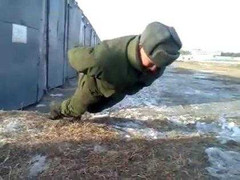 Choáng với màn chống đẩy của chàng trai Nga