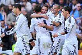 Lại dính thẻ đỏ, Real toát mồ hôi hạ Deportivo