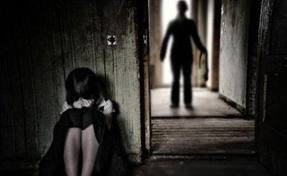 Bắt giám đốc dâm ô con gái của nữ nhân viên