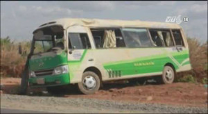 Bình Phước: Mất lái, xe khách lộn 2 vòng