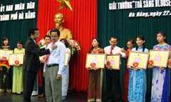 20 cá nhân nhận giải 'Blouse trắng'