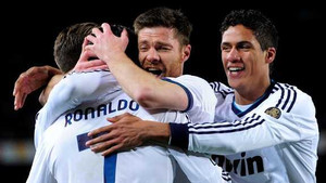 Messi lặn mất tăm, Real thẳng tay loại Barca