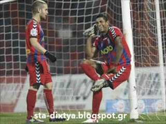 Ăn mừng cực dị: Lấy giày gọi điện thoại cho người thân