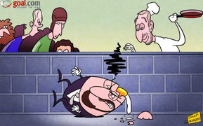 'Ăn' trứng vào đầu, Benitez rúm ró nhận từ chức