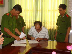 Bắt giám đốc bán nền nhà “ảo”