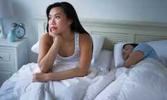 Những cú ‘ngã ngựa’ trên giường do rượu