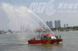 Ngắm tàu chữa cháy 50 tỷ, khủng nhất VN