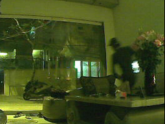 Táo tợn xông vào nhà, cướp iPad giữa Thủ đô