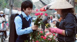 Clip 'Ai cũng có quà' ngày 8/3 gây xúc động cư dân mạng