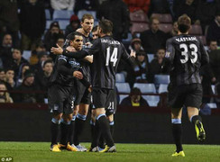 Tevez ghi bàn, Man City 'thổi lửa' vào gáy MU