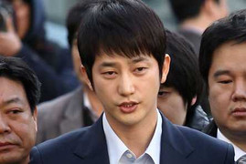 Người tố Park Shi Hoo xâm hại tung 'đòn hiểm'