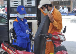Không tăng giá, chấp nhận rủi ro ‘chảy máu’ xăng dầu