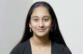 Gặp nữ sinh xinh đẹp 'thông minh' hơn Einstein