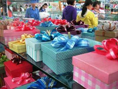 Thị trường phụ kiện điện thoại ăn theo 8/3