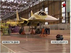 Clip: Putin ở xưởng chế tạo oanh tạc cơ hạng nặng Su-34