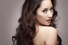 Khánh Thy hoá thân nữ cao bồi xinh đẹp mừng 8/3