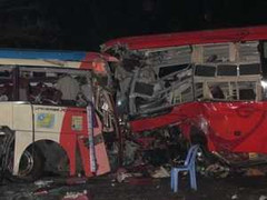 Video: Tai nạn thảm khốc làm 11 người chết ở Khánh Hòa