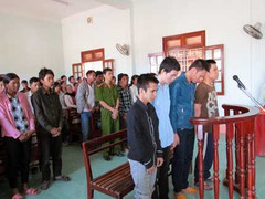 Xử nghiêm nhóm côn đồ mê chém người