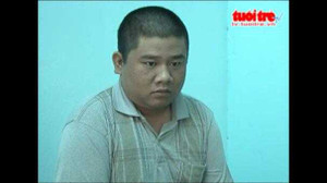 Sĩ quan 'dỏm' lừa tiền, tình cô giáo