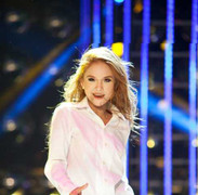 'Britney Spears Việt' quậy tưng vẫn vuột mất 100 triệu