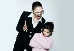 Choáng, trẻ 4 tuổi sành nói tục hơn hát