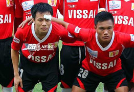 Chiến binh tuyển VN băng đầu vào sân thi đấu