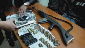 Clip: Gay cấn cảnh 'bóc mìn' tại chốt 141