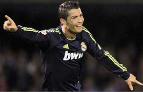 Ronaldo lập cú đúp, Real lấy lại ngôi vị số 2