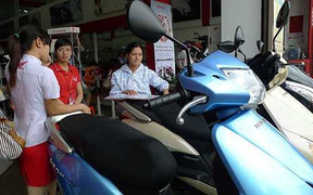 Chuyện lạ gì đang diễn ra với giá xe ga Honda?