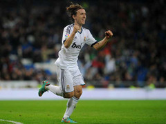 Góc MU: Quên Ronaldo đi, hãy mua Modric