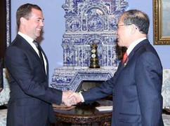 Medvedev: 'Nga muốn Việt Nam nâng cao vị thế'