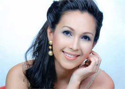 Diễm My và chuyện 'phi công trẻ, máy bay bà già'