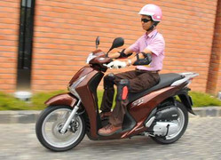 Vì sao giá SH Honda Việt Nam giảm mạnh?