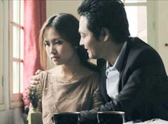 Vân Hugo 'tình tứ' Phan Anh gây sốt mùa Valentine trắng