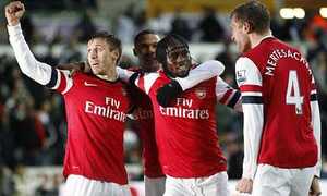 Arsenal rửa hận thành công, Liverpool văng xa top 4