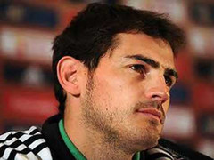 Xuất hiện đối trọng khiến Casillas phát hoảng