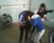 Nữ sinh đánh nhau như phim hành động