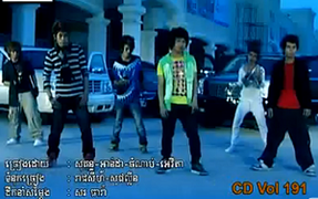 Mạng Trung Quốc xôn xao vì HKT phiên bản Campuchia