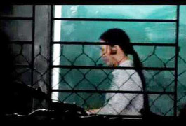 Nữ sinh cắt tay: Ốm, cô giáo vẫn ‘miệt mài’ dạy thêm