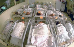 Ung thư cổ tử cung vẫn sinh 3 con khỏe mạnh