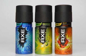 Nam sinh 'xịt thơm', trường học bị kiện