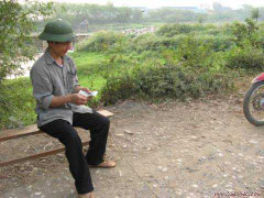 Hà Nội: Lạ lùng trạm thu phí bằng dây thừng